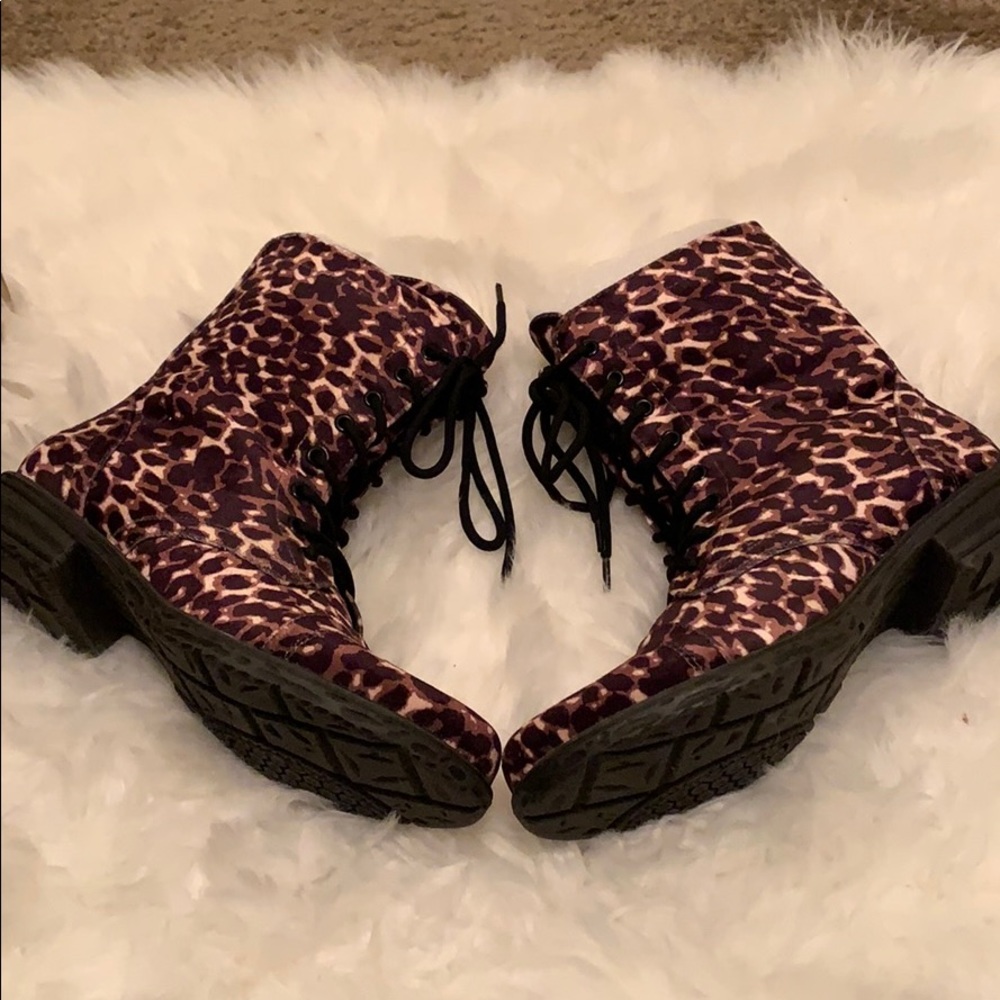 Leopard boots - Picture 2 of 3